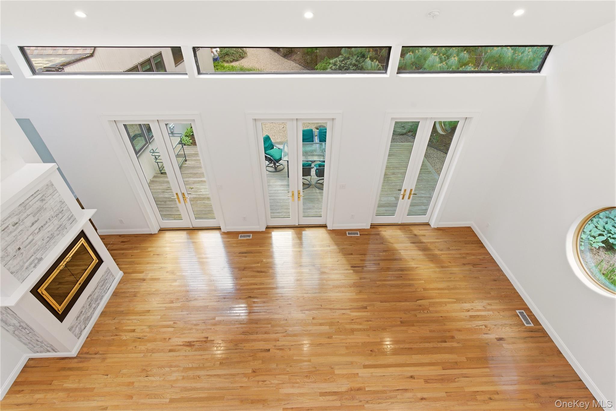 6 Deepwood Court