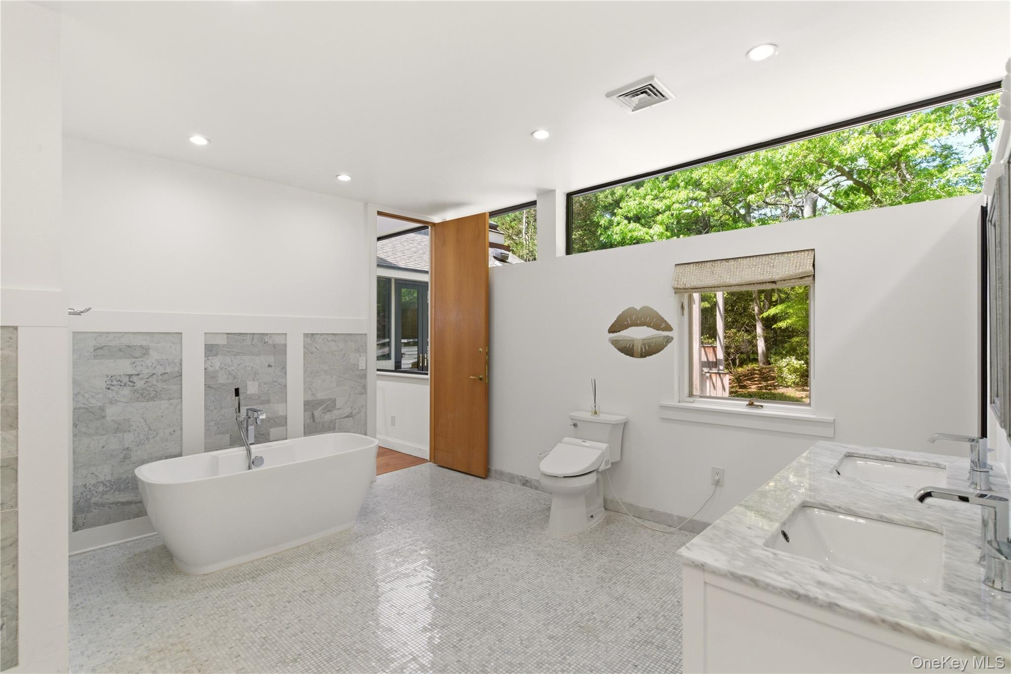 6 Deepwood Court
