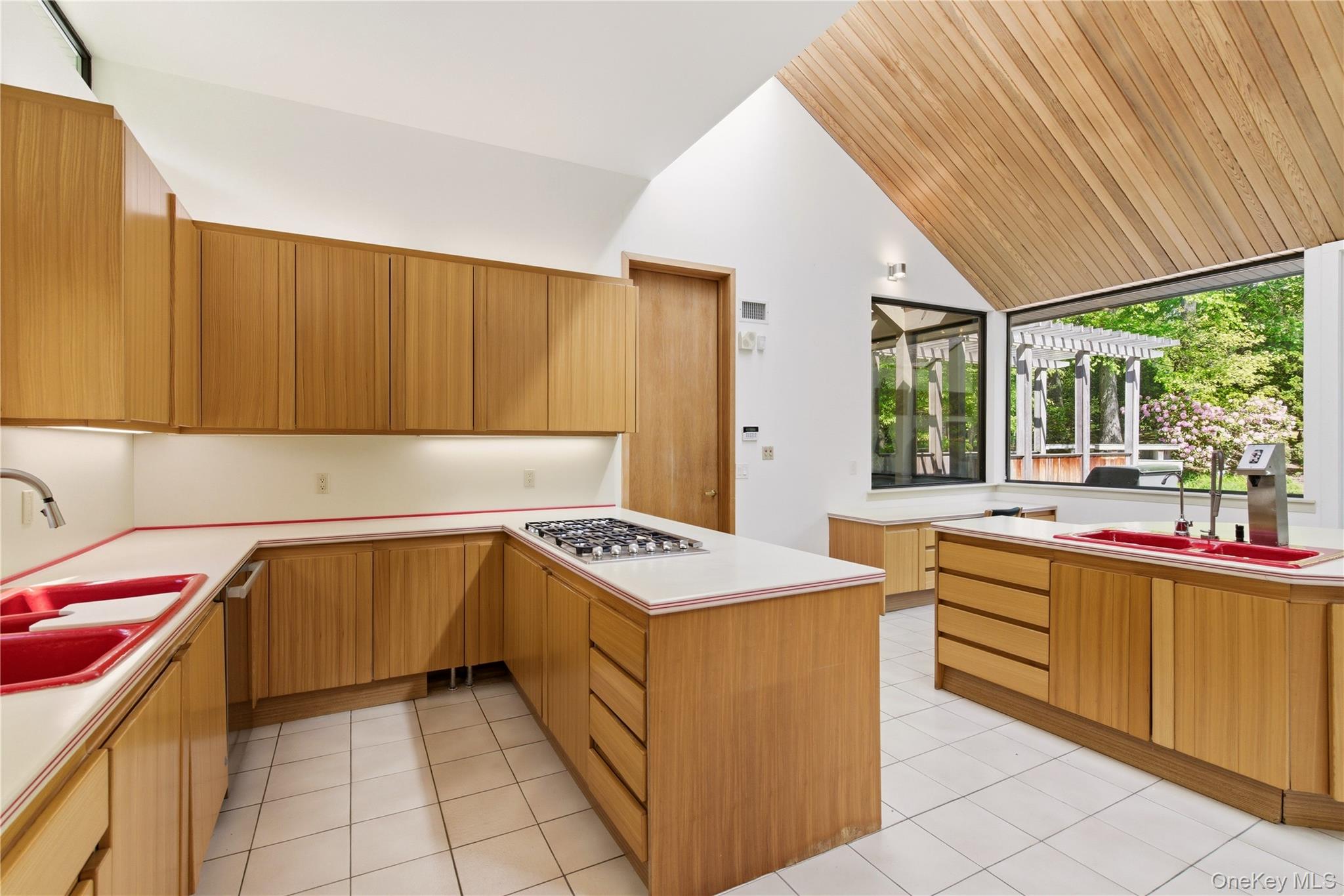 6 Deepwood Court