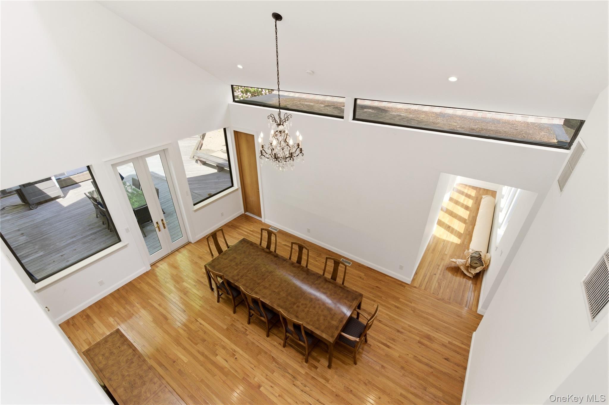 6 Deepwood Court