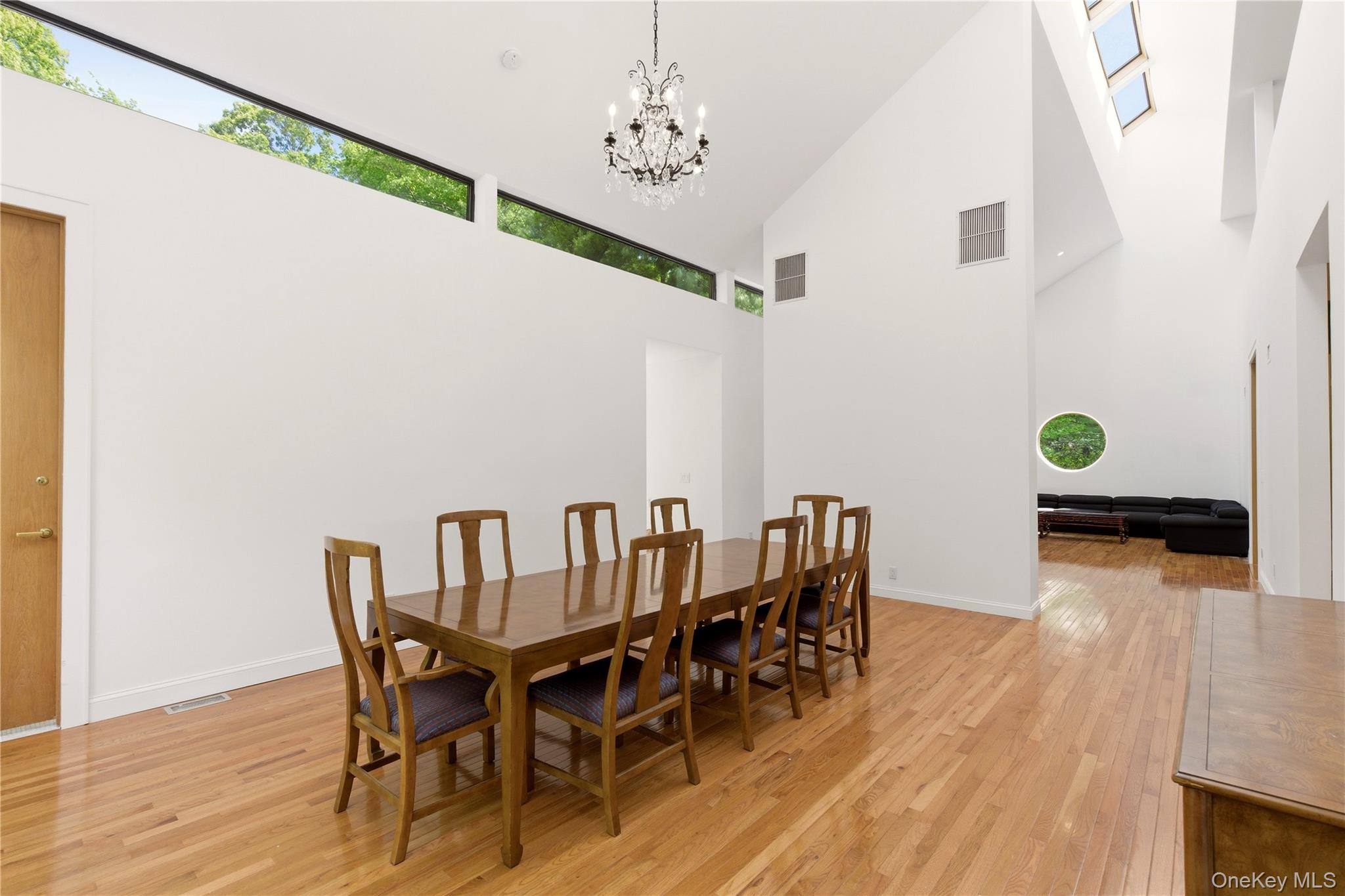 6 Deepwood Court