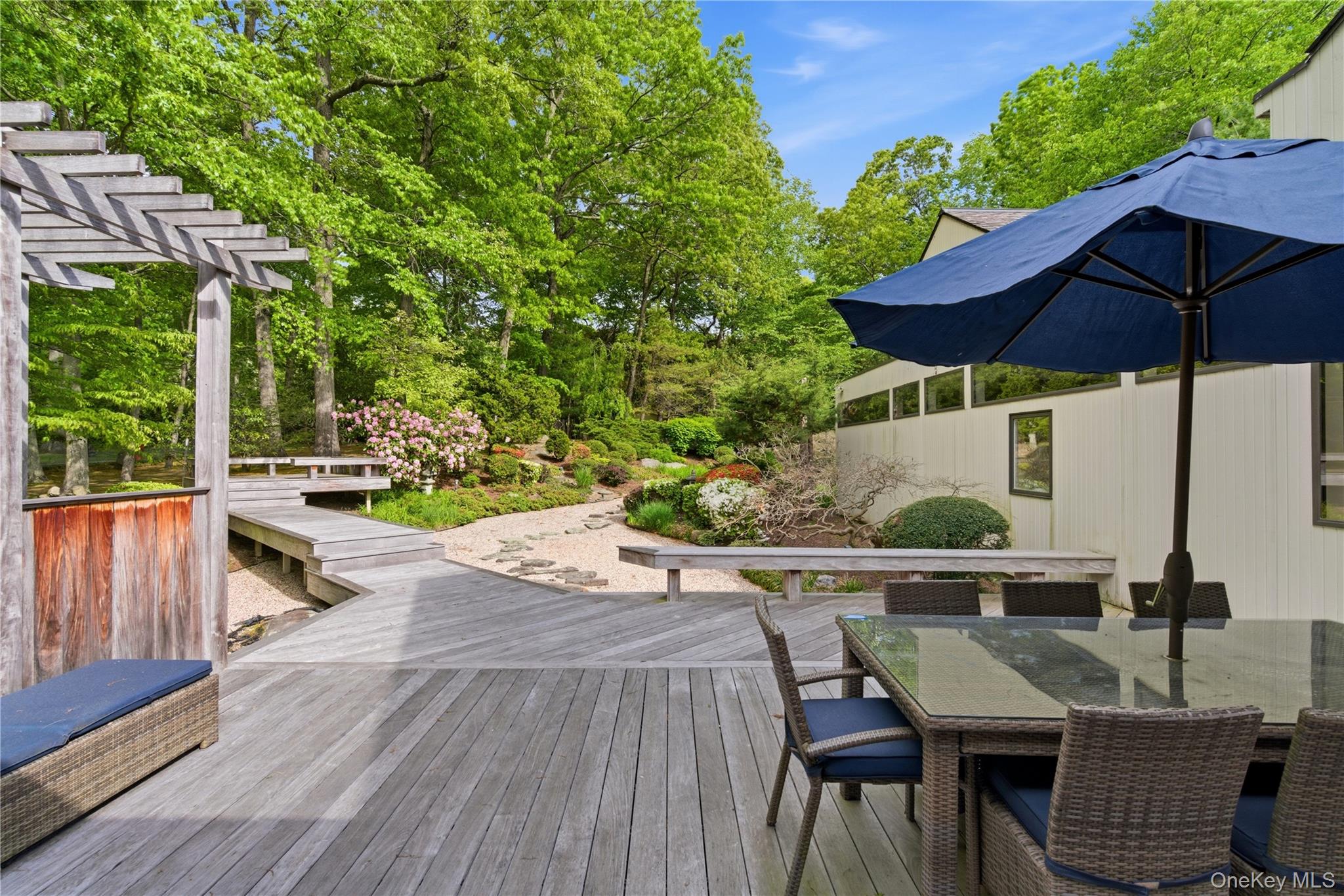 6 Deepwood Court