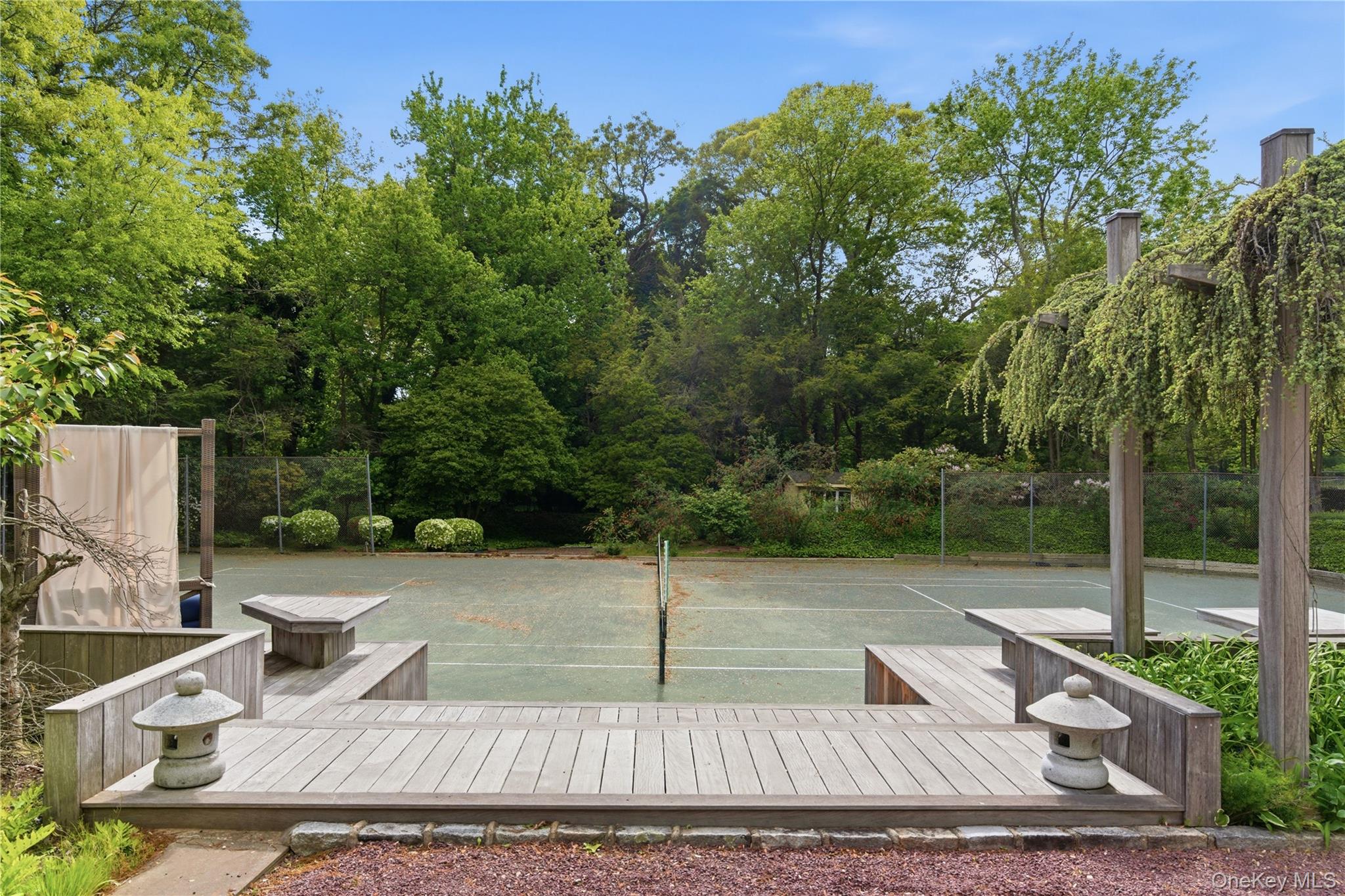 6 Deepwood Court