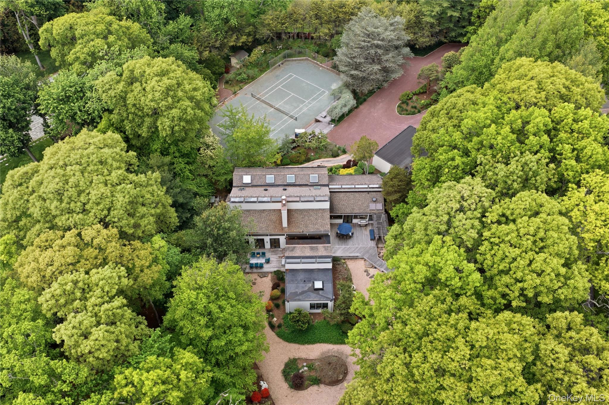6 Deepwood Court