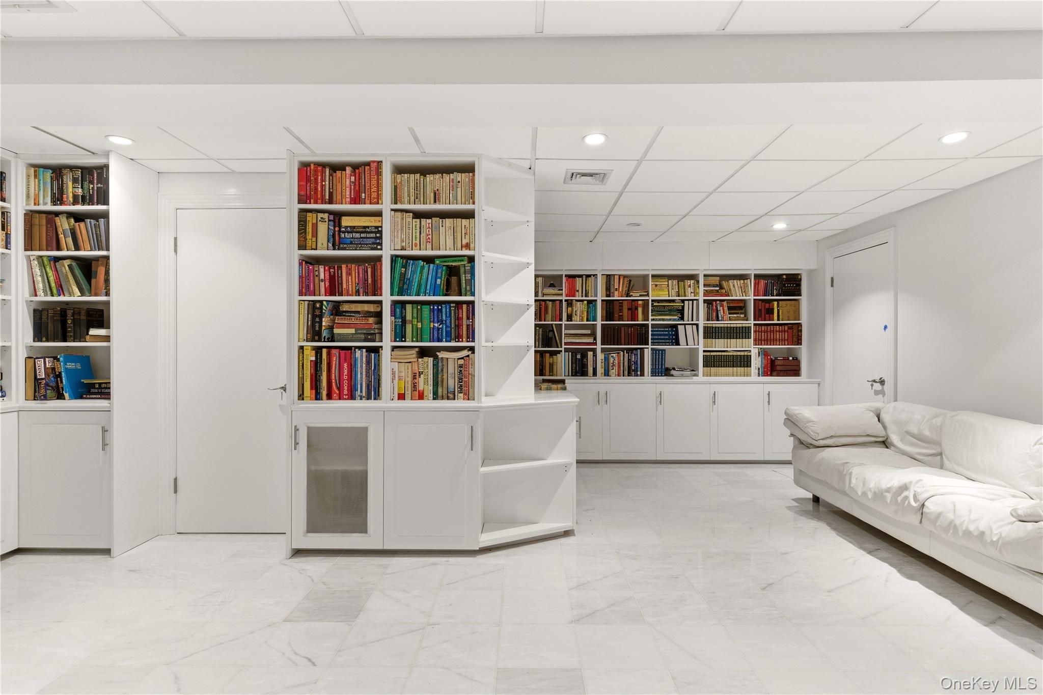 6 Deepwood Court