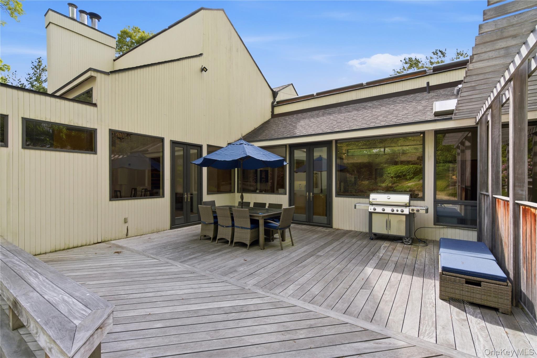 6 Deepwood Court