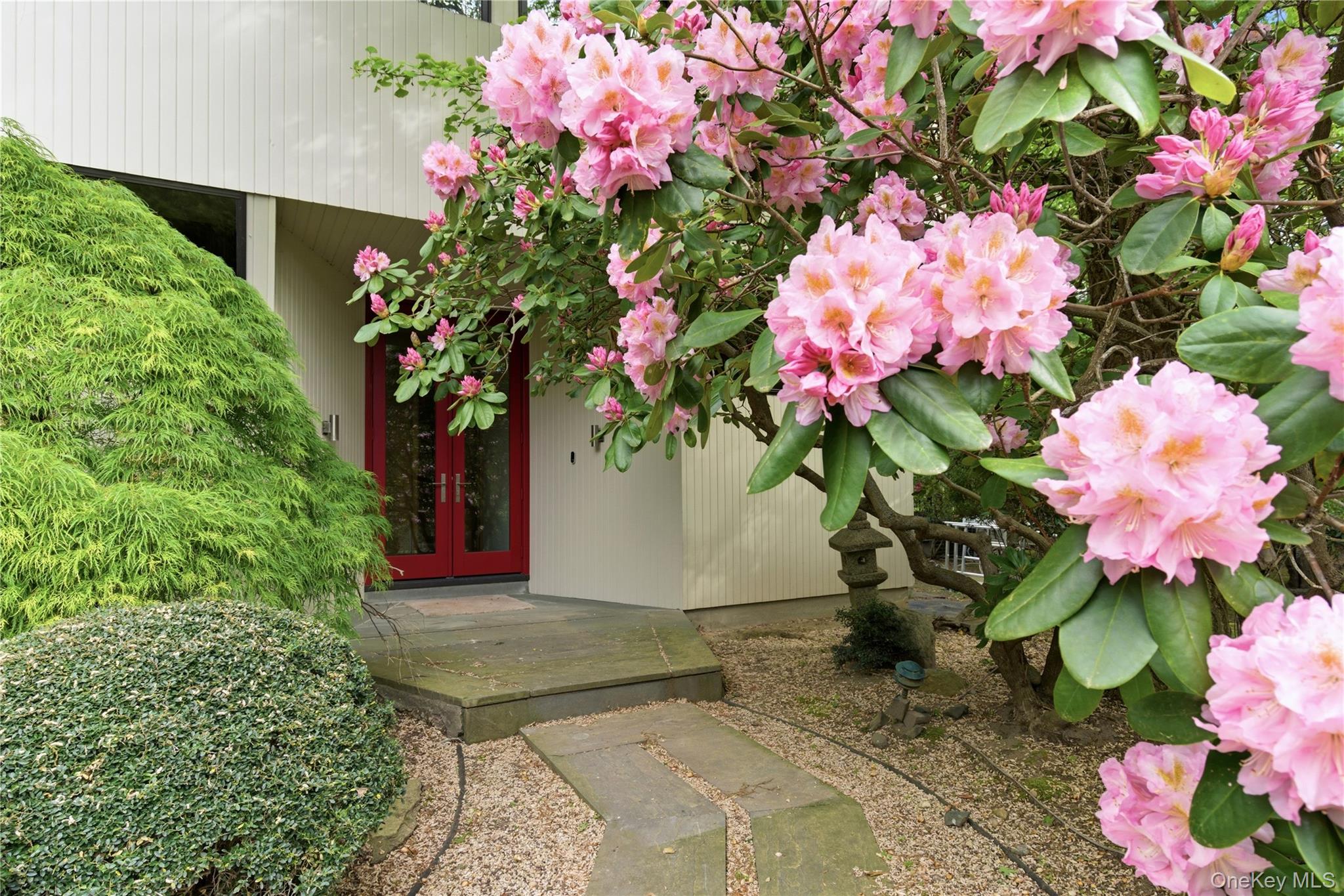 6 Deepwood Court