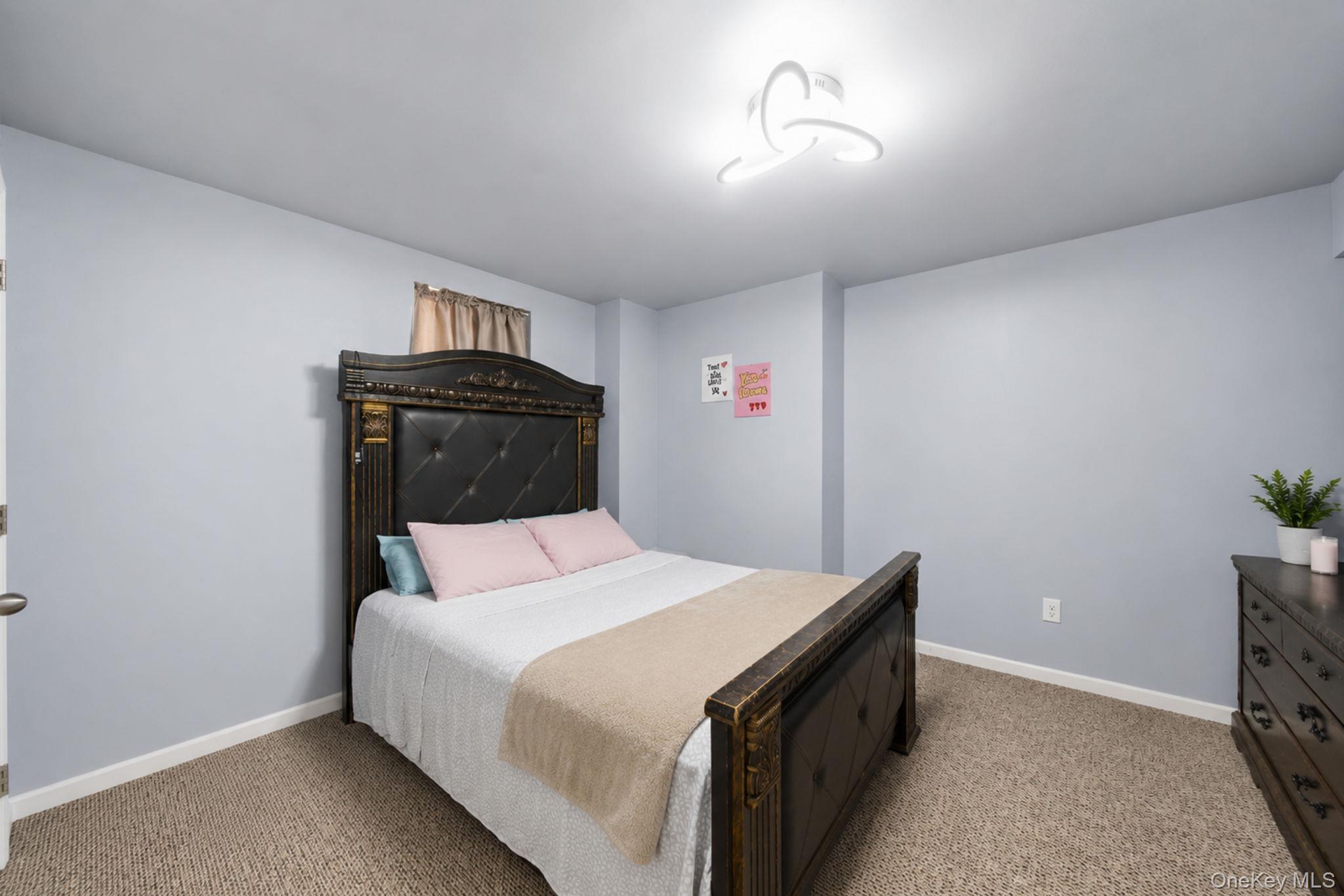 20 Essex Circle