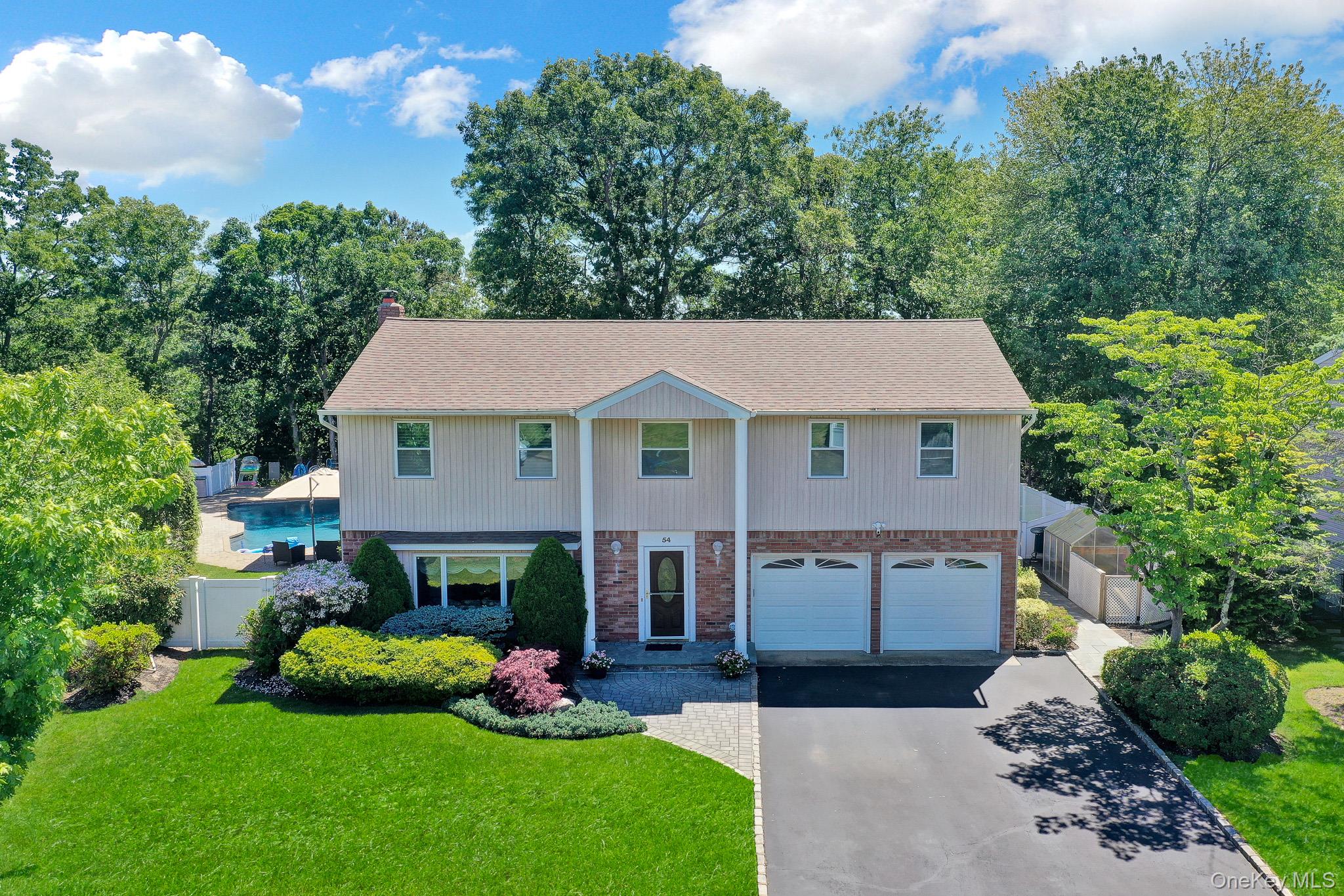 54 Sandy Hollow Drive