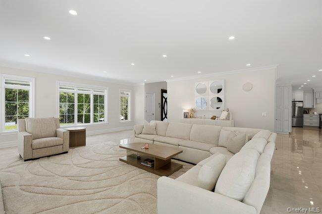 23 Woodbury Road