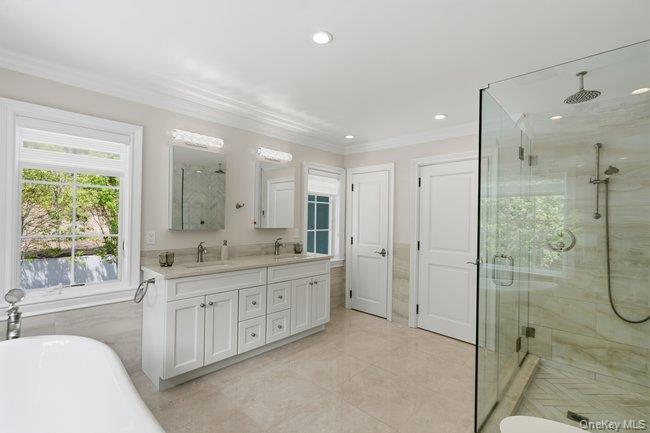 23 Woodbury Road