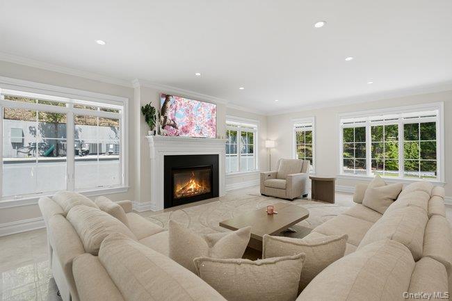 23 Woodbury Road