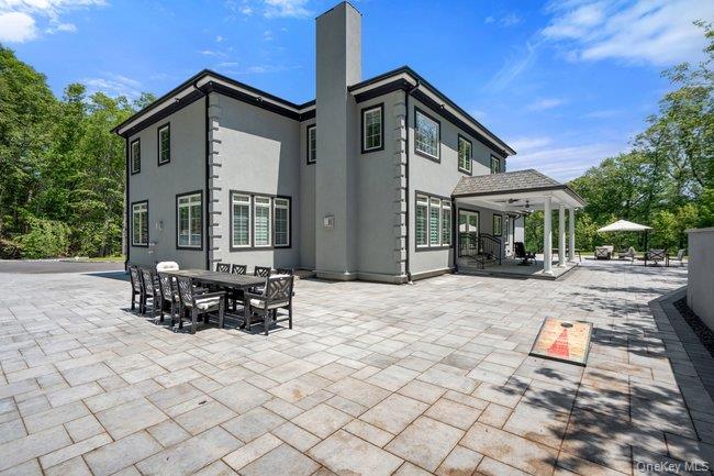 23 Woodbury Road