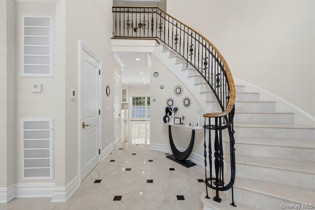23 Woodbury Road
