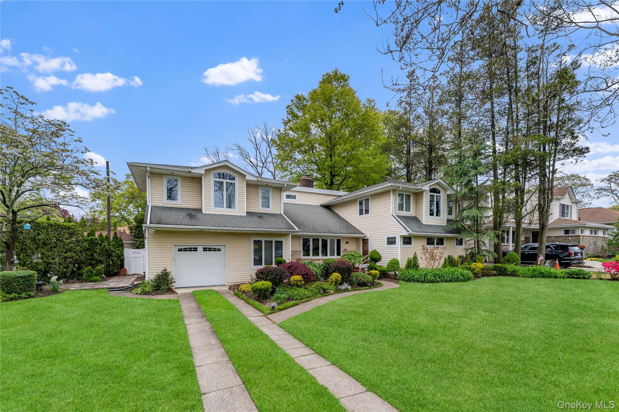 565 Mohawk Road