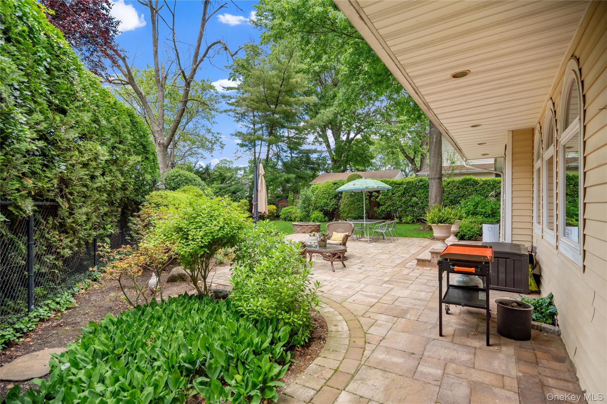 565 Mohawk Road