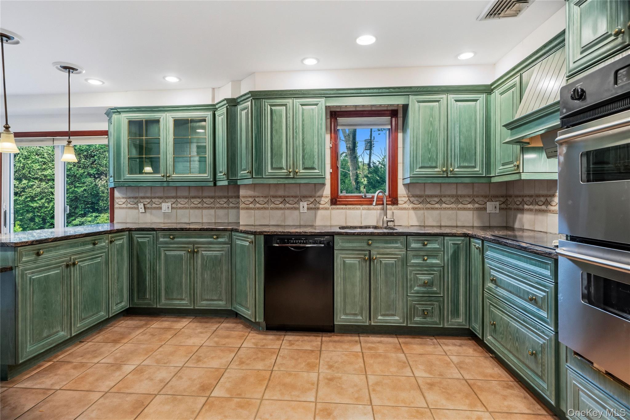 565 Mohawk Road