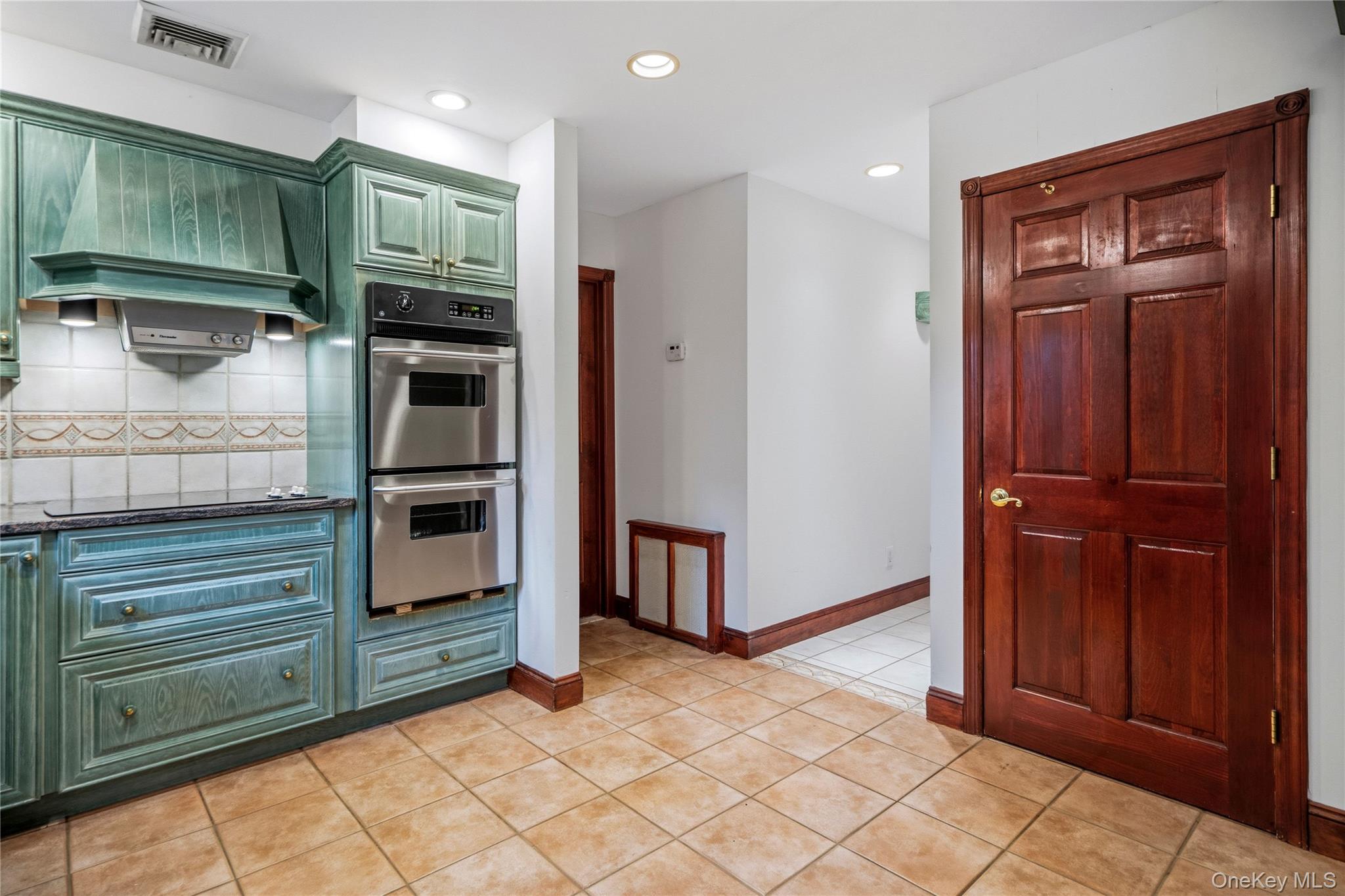 565 Mohawk Road
