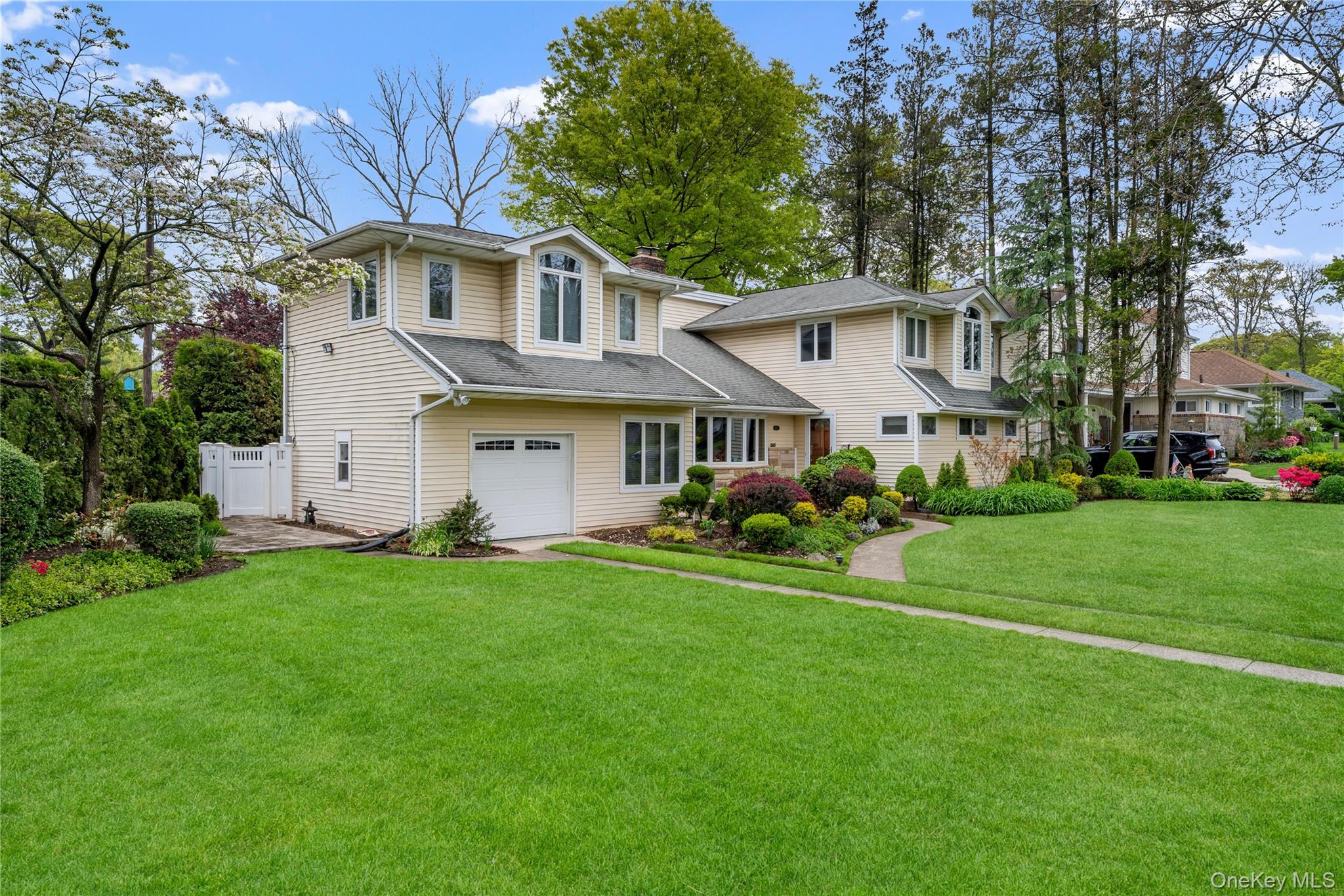 565 Mohawk Road