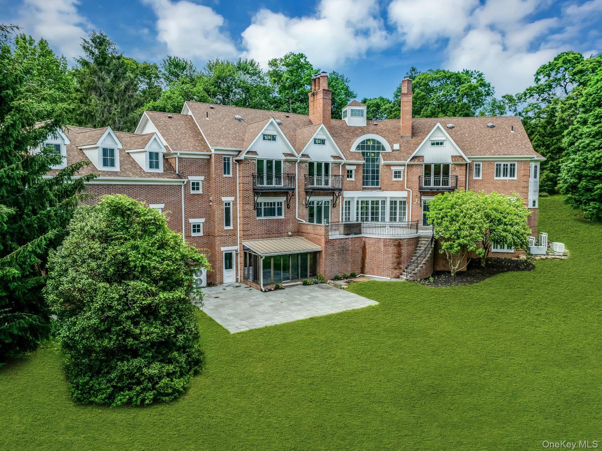 12 Saddle Ridge Road