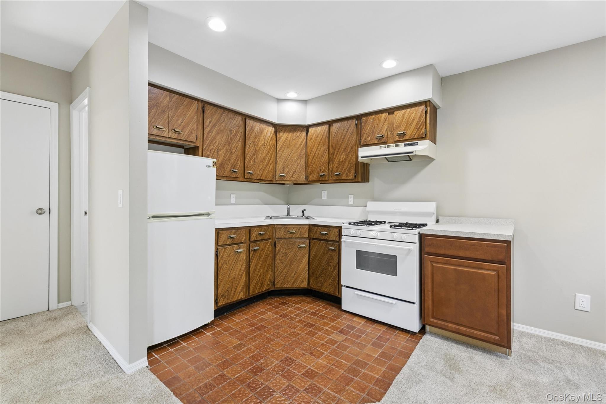 244 Lakeside Trail