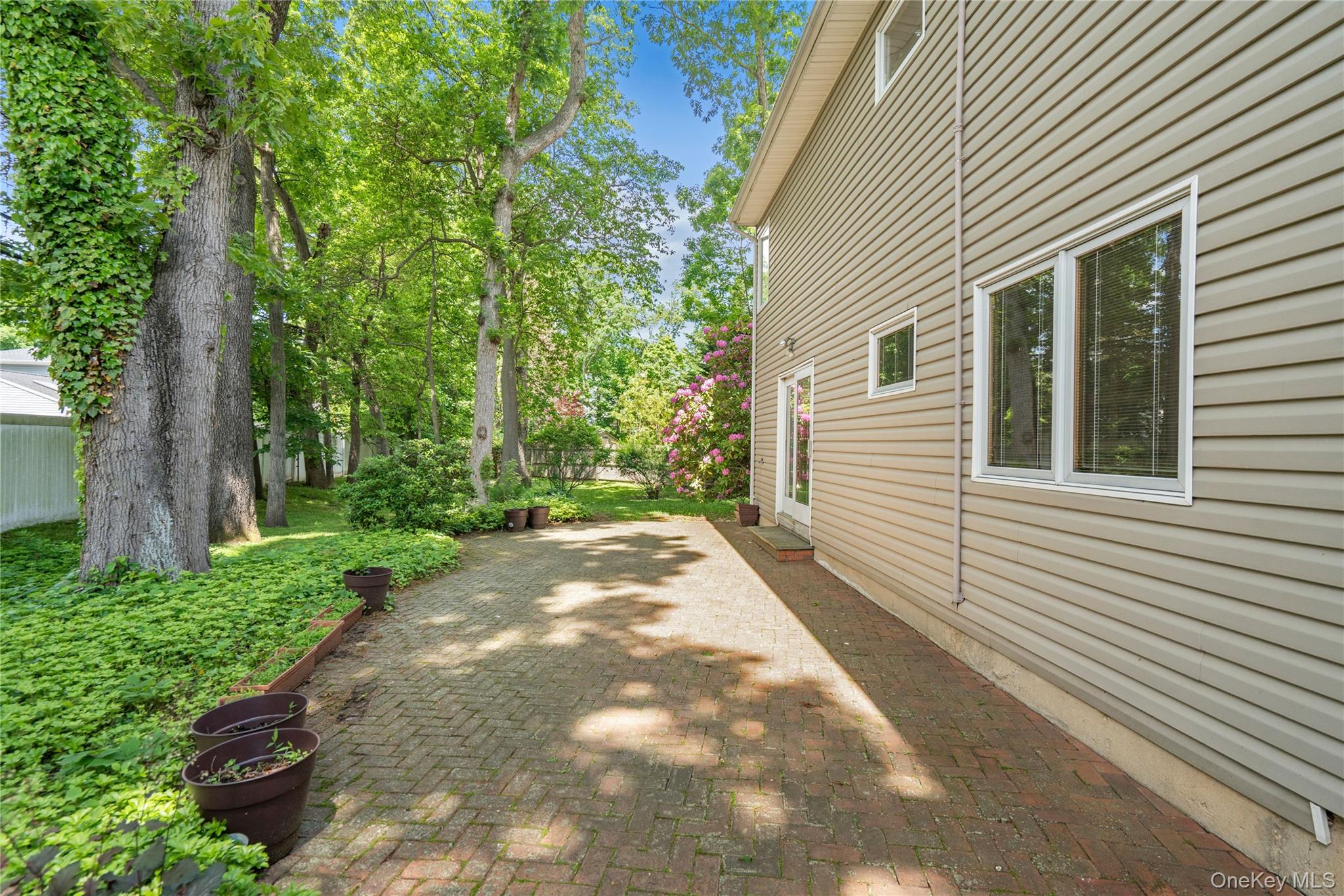 5 Simon Court