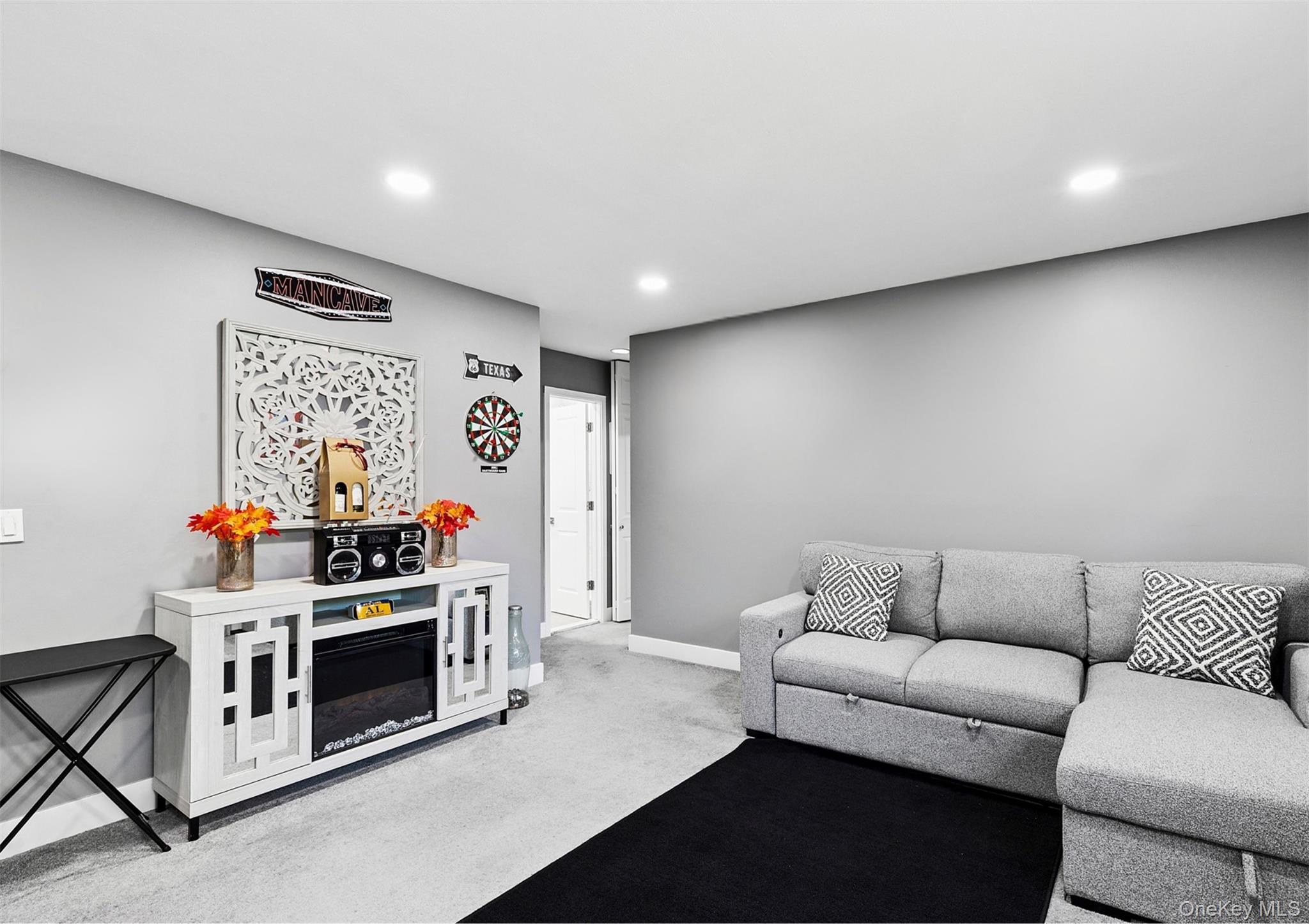41 Richmond Boulevard Unit: 2B