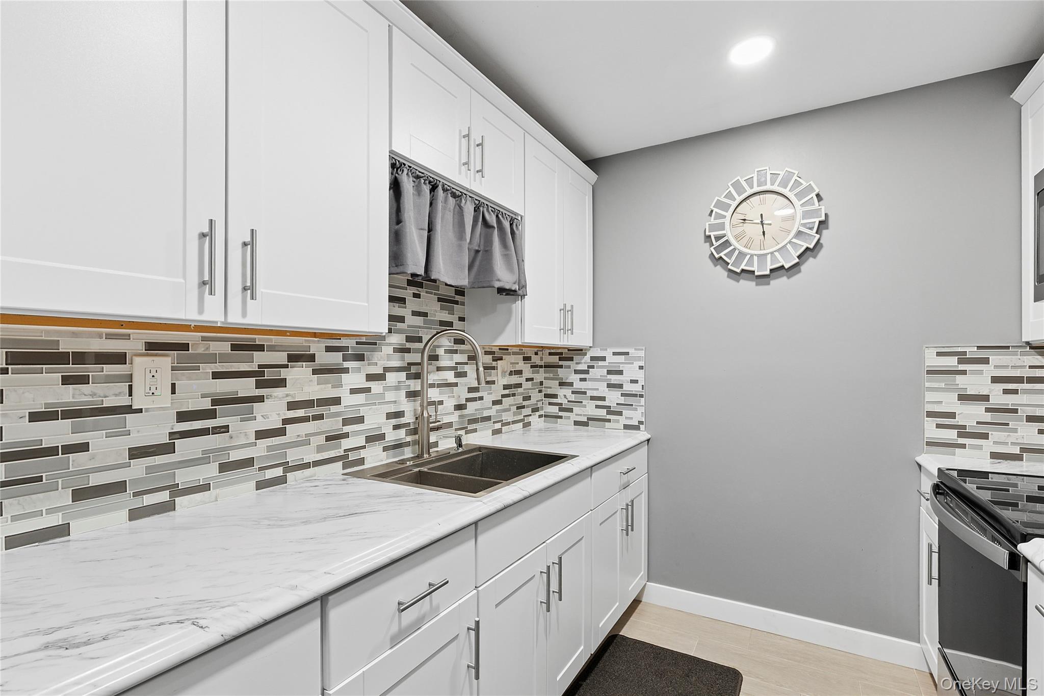 41 Richmond Boulevard Unit: 2B