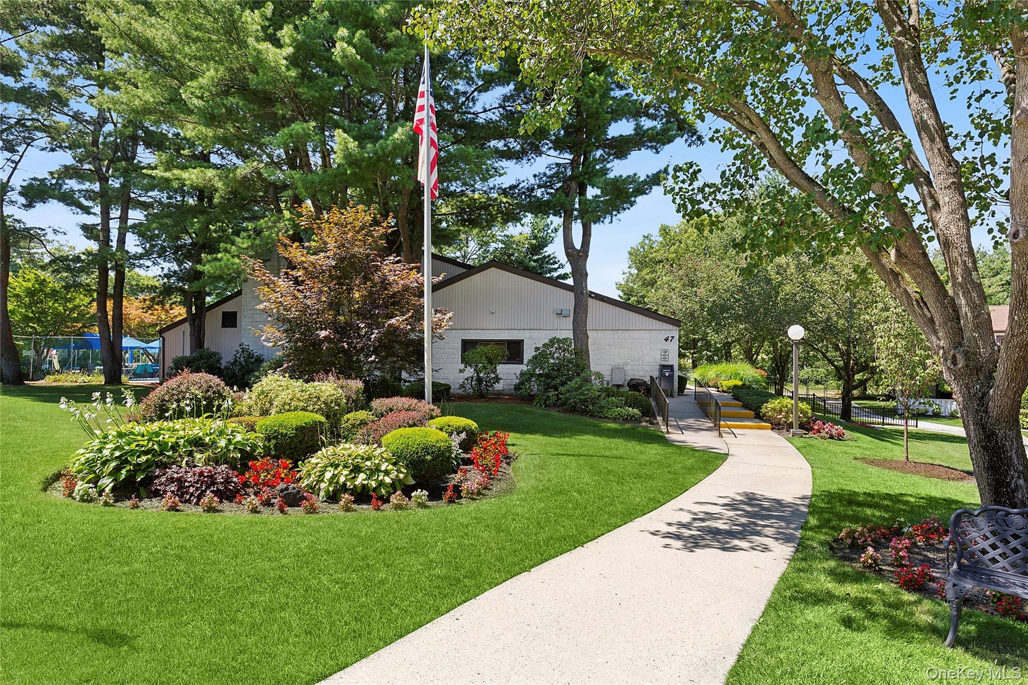 41 Richmond Boulevard Unit: 2B