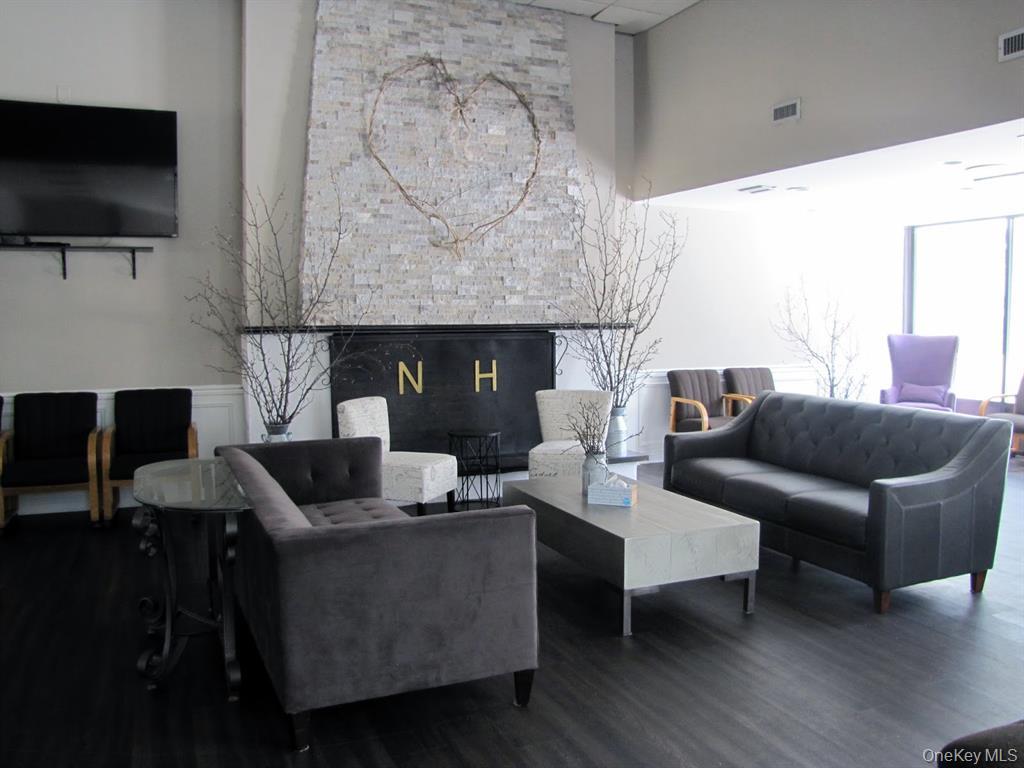 41 Richmond Boulevard Unit: 2B