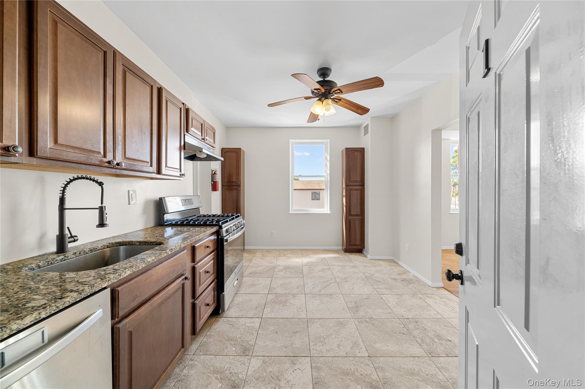 402 Jericho Turnpike Unit: 1