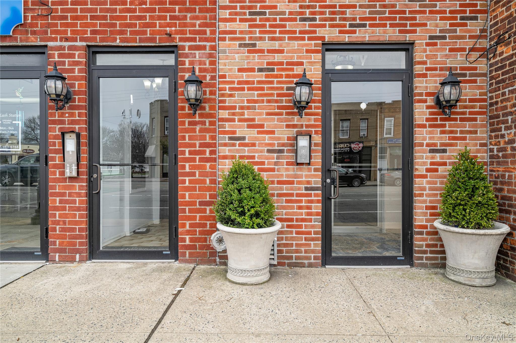 402 Jericho Turnpike Unit: 1