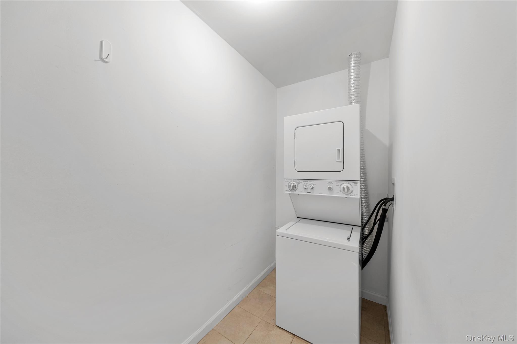 402 Jericho Turnpike Unit: 1