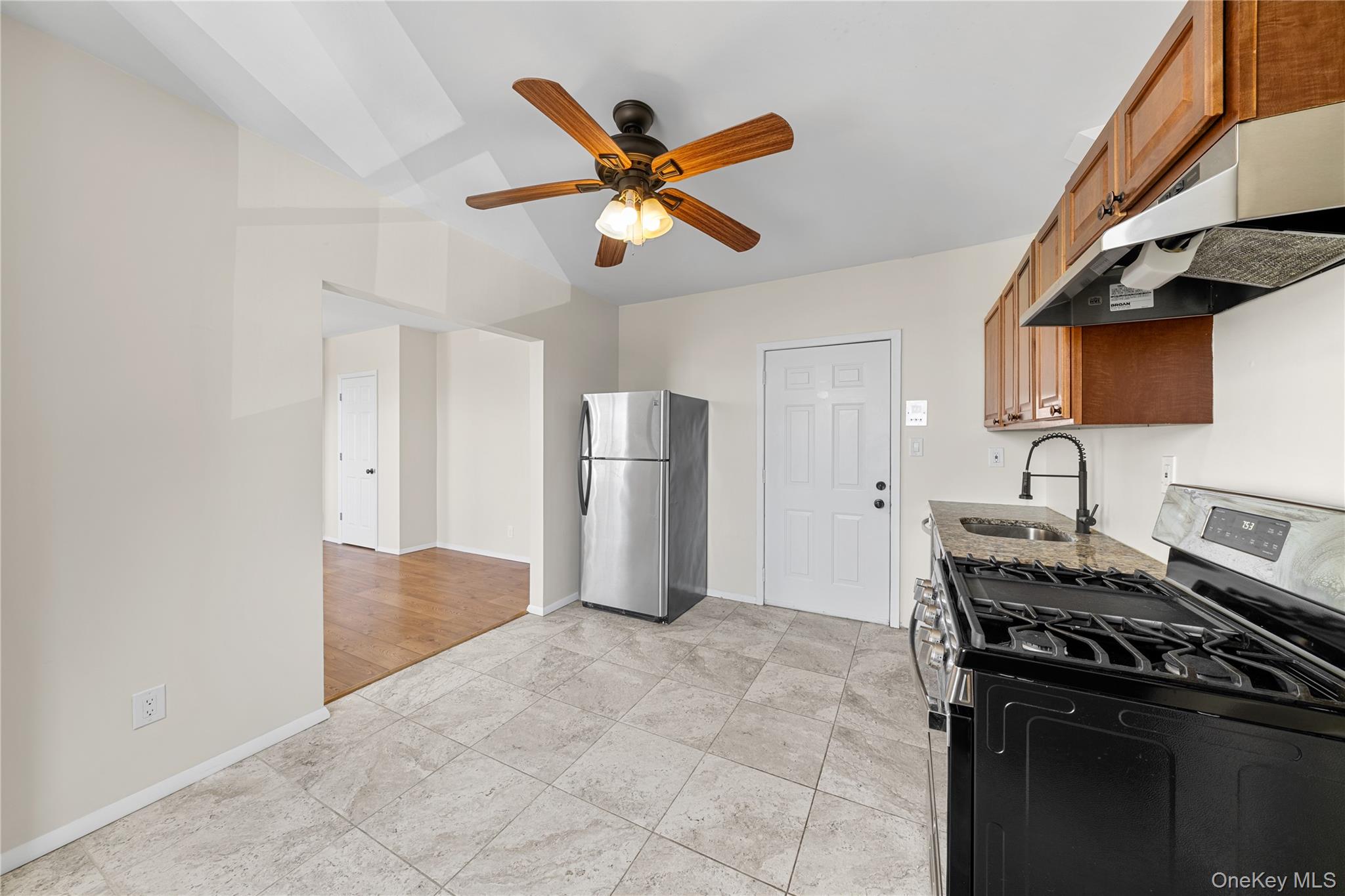 402 Jericho Turnpike Unit: 1