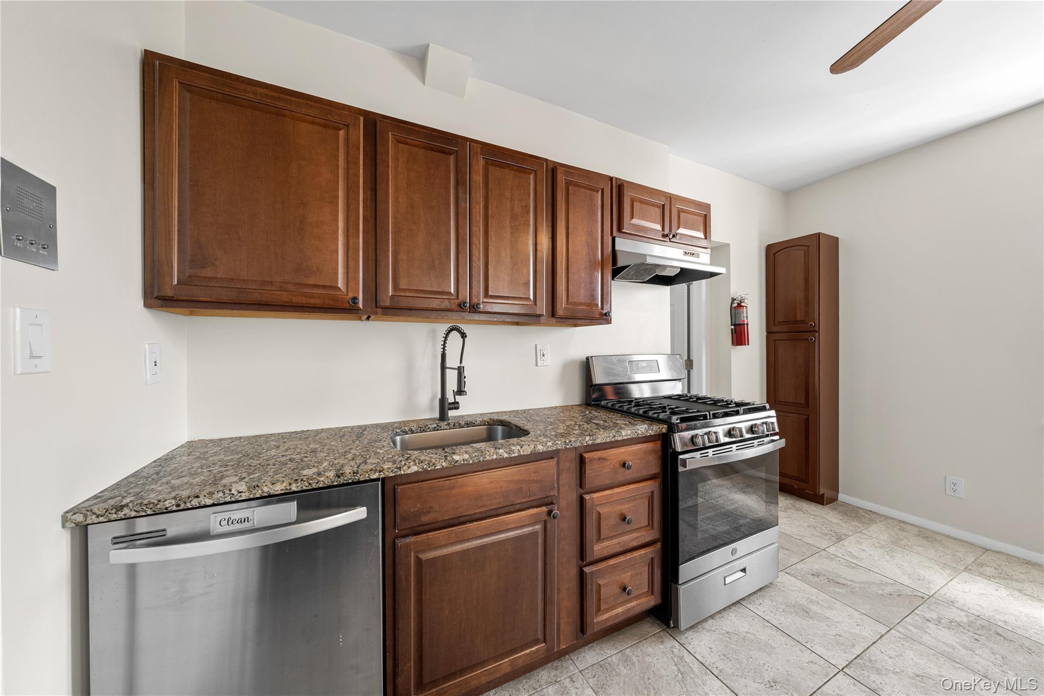 402 Jericho Turnpike Unit: 1