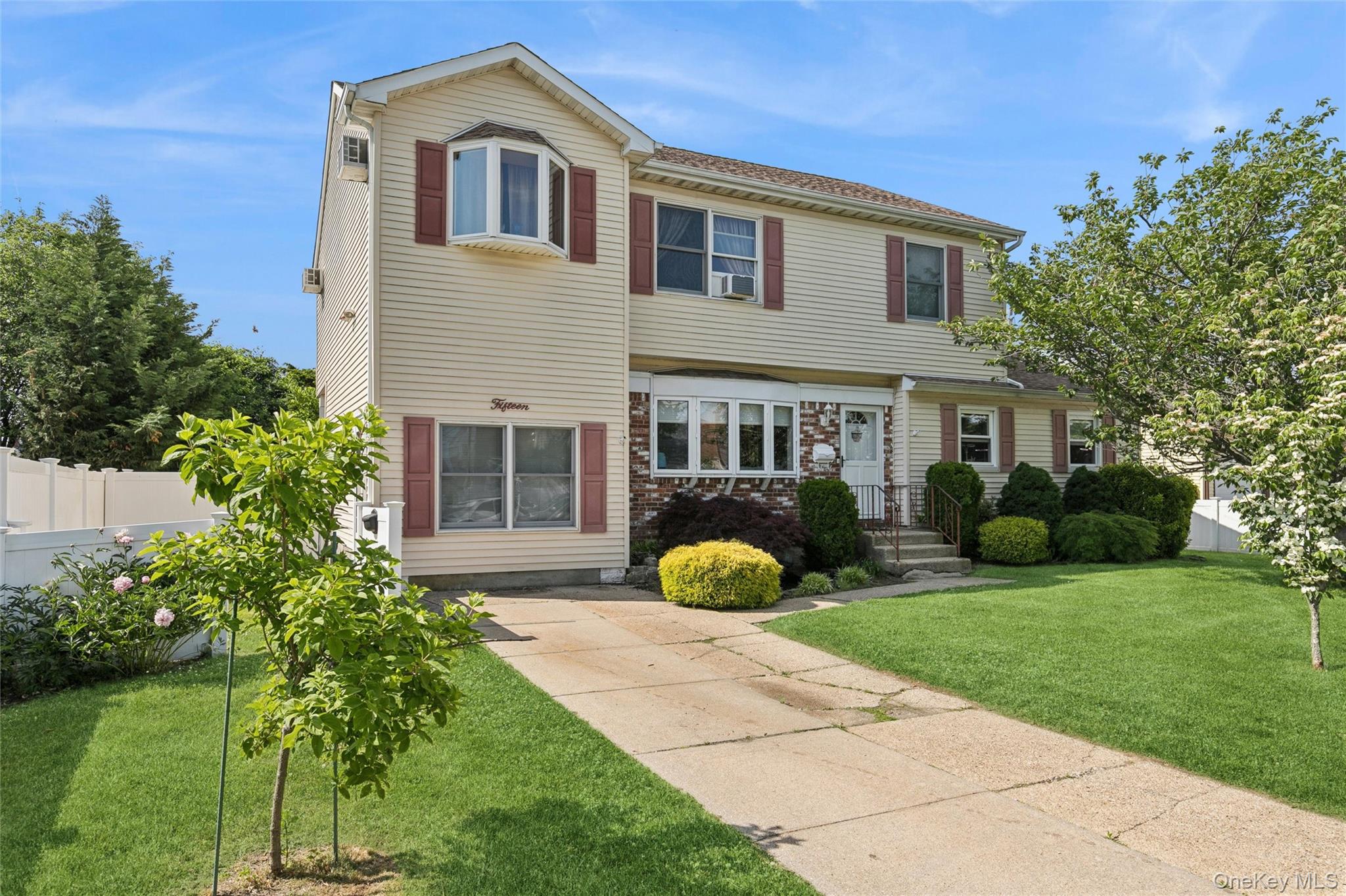 15 Willard Avenue