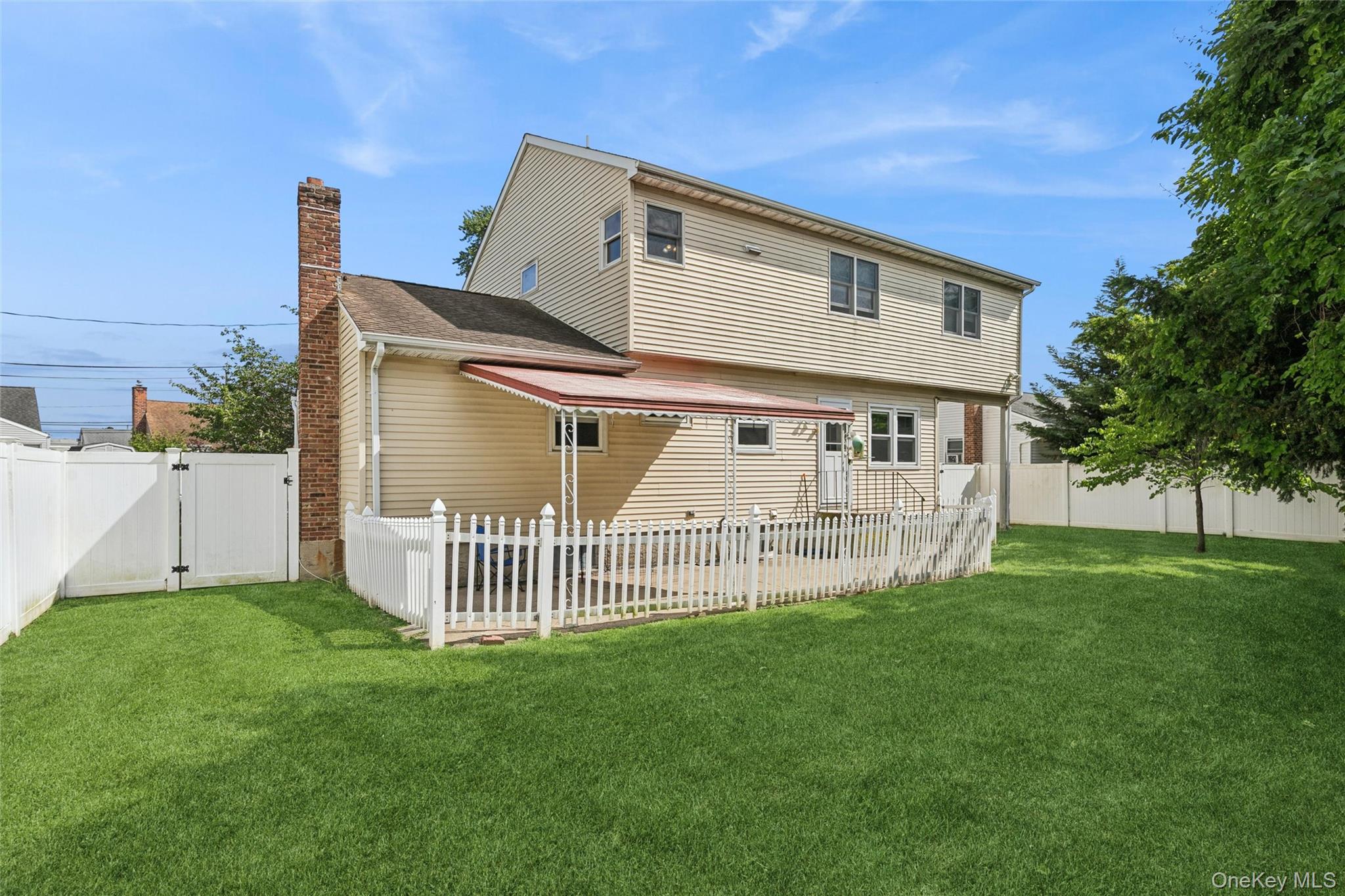 15 Willard Avenue