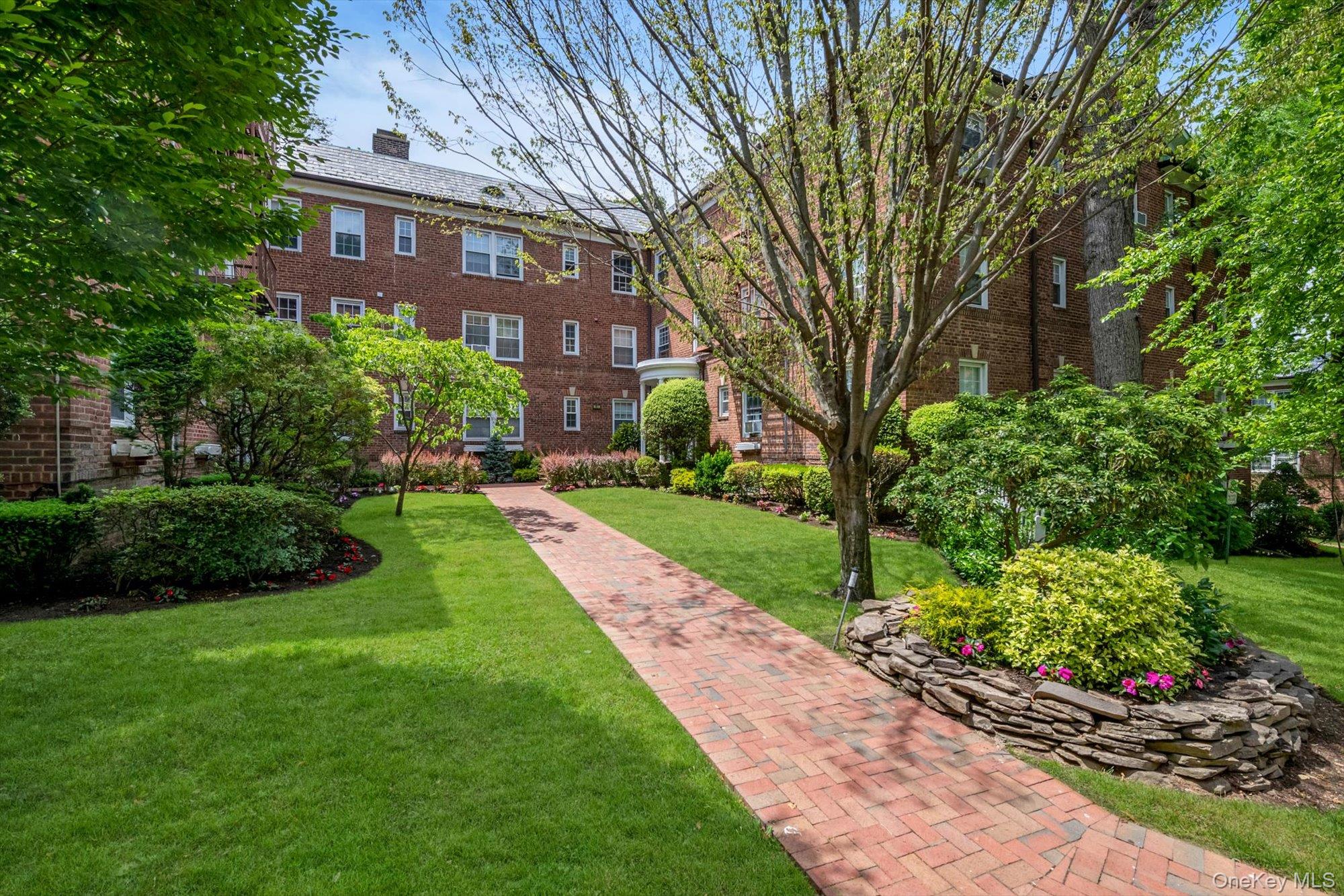 19 Schenck Avenue Unit: 1G