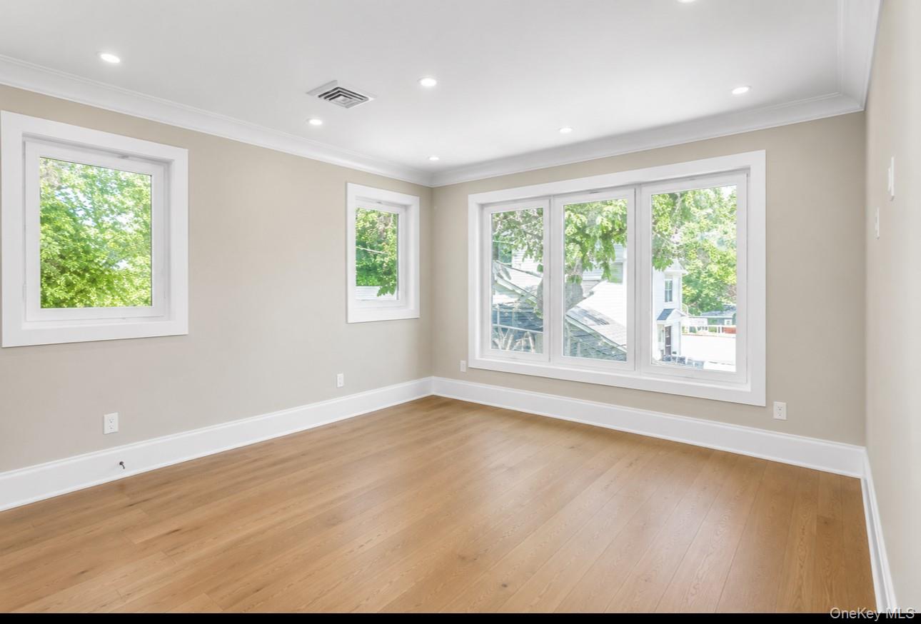 118 W Cherry Street
