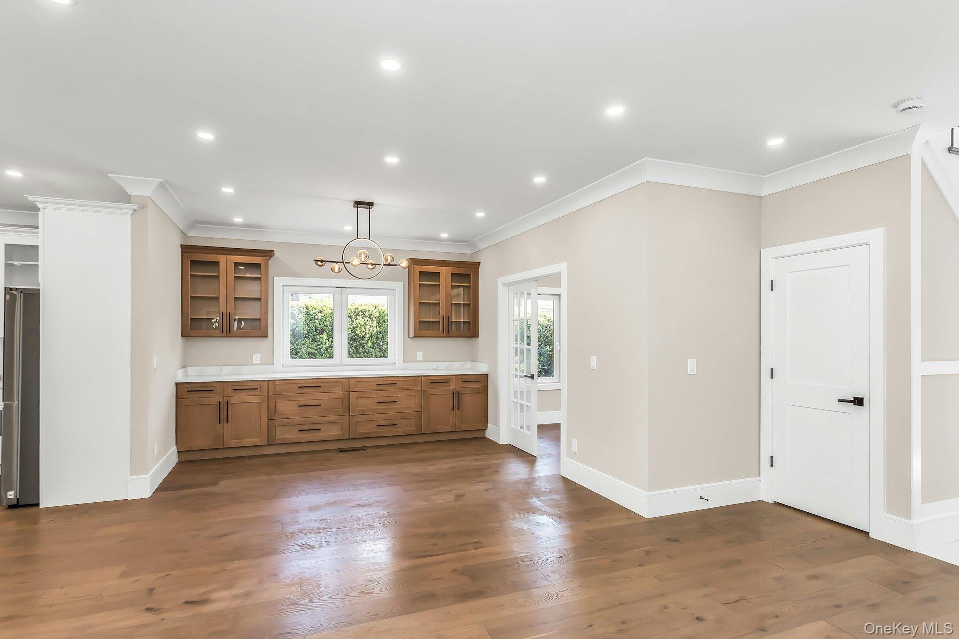 118 W Cherry Street