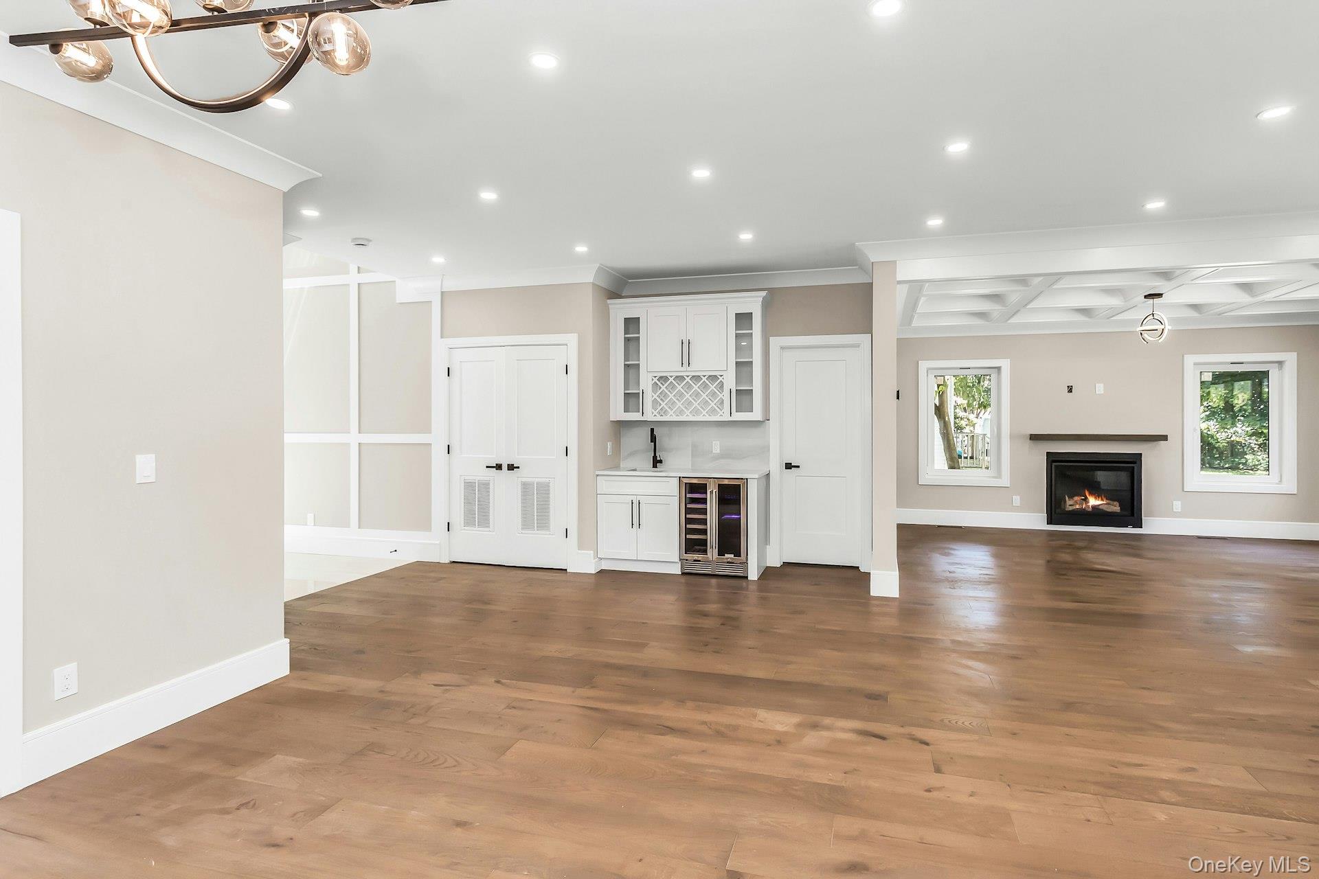 118 W Cherry Street