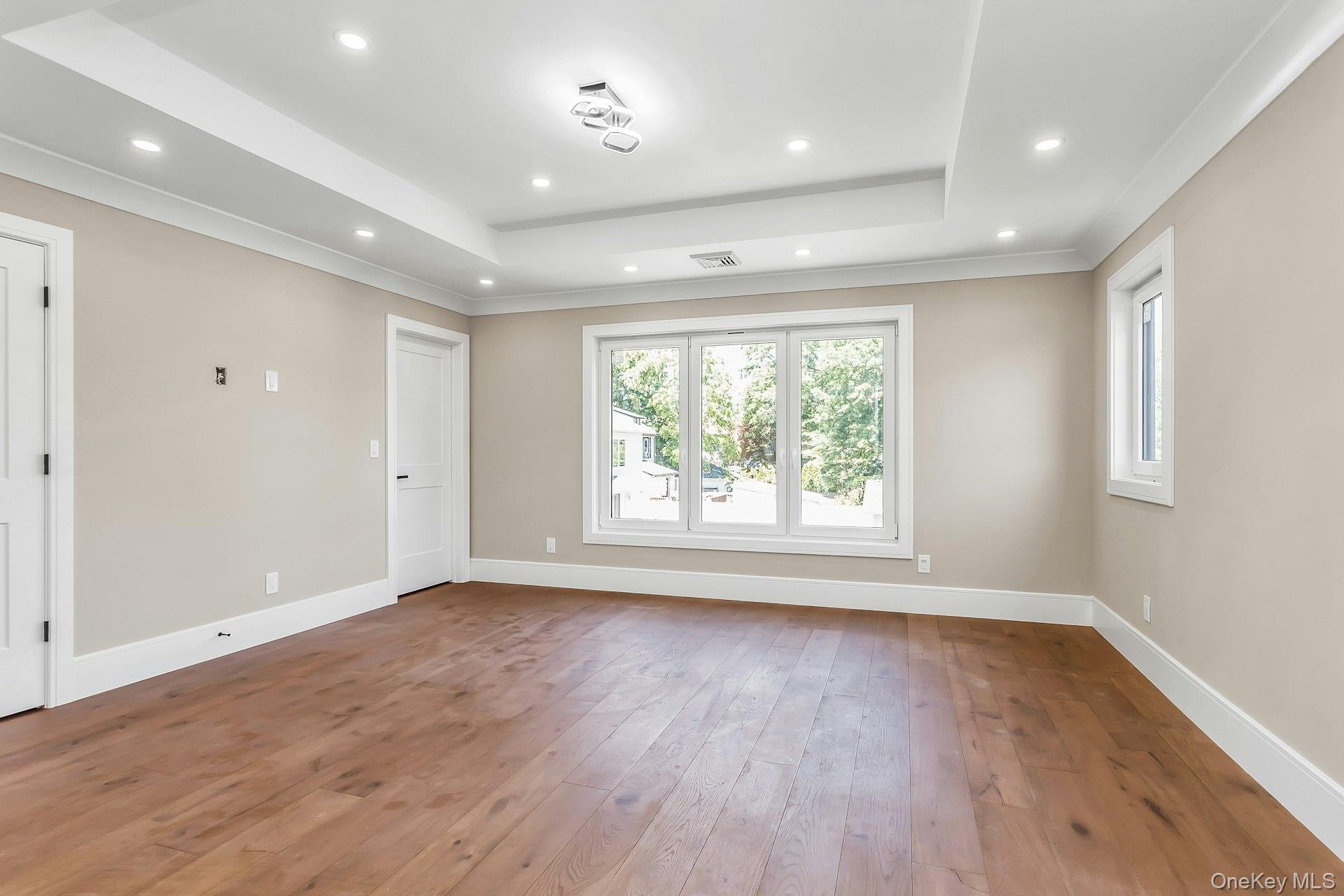118 W Cherry Street