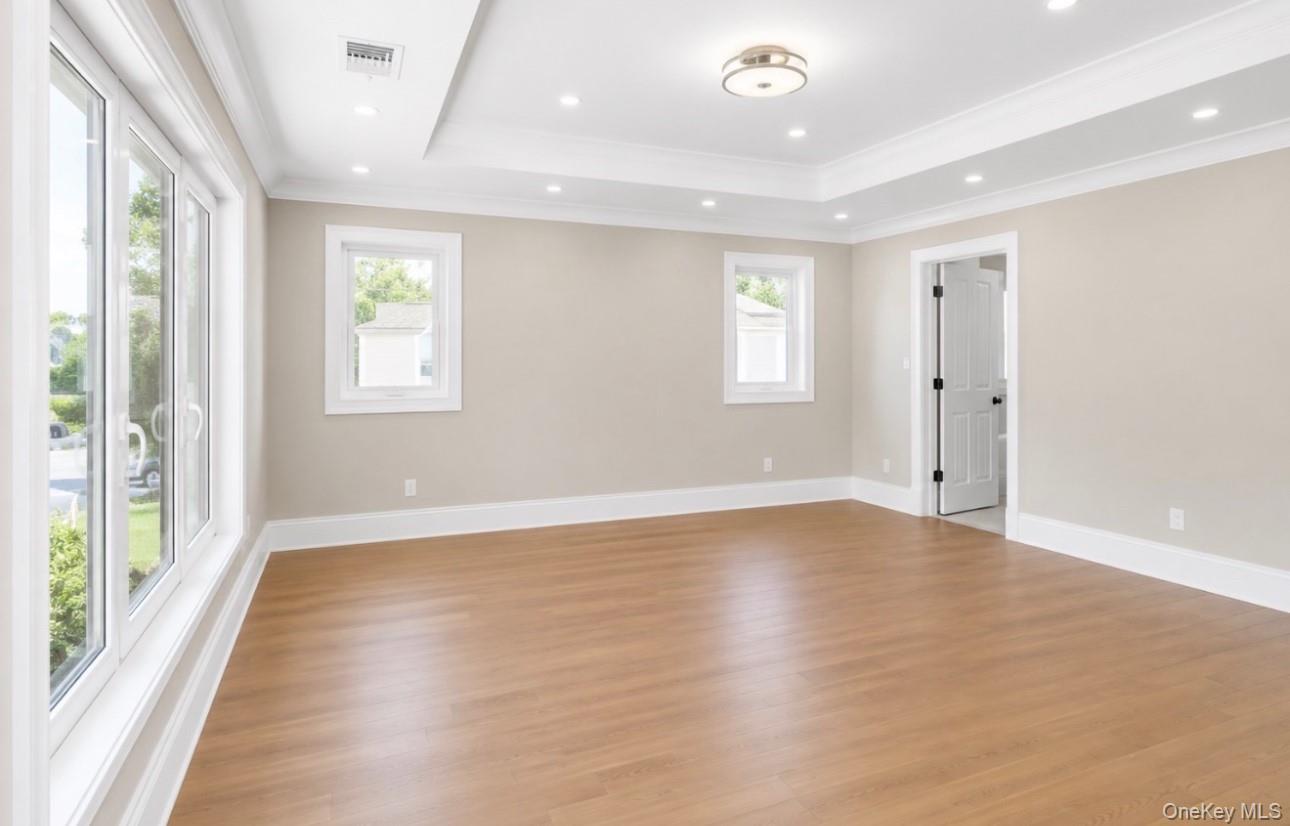 118 W Cherry Street