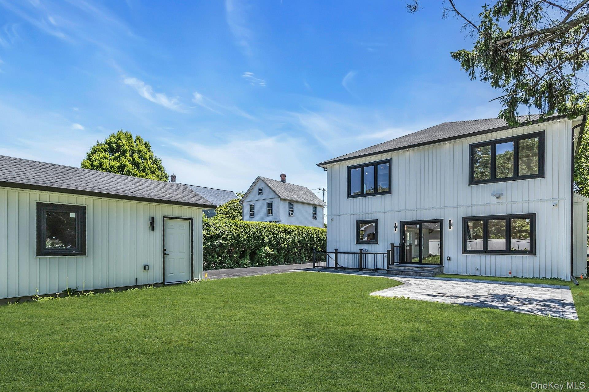 118 W Cherry Street
