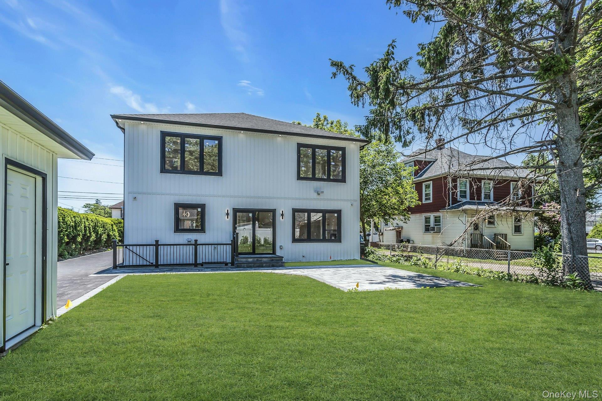 118 W Cherry Street