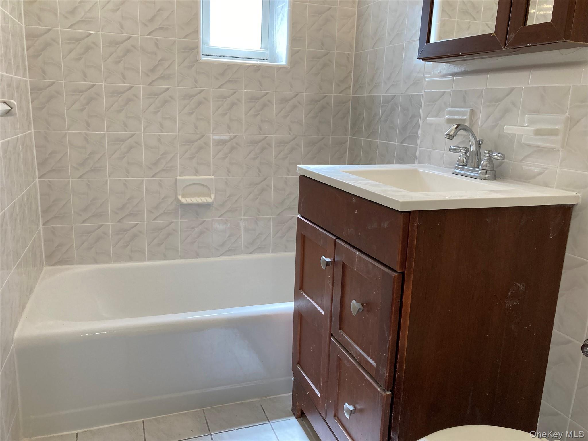 50 S Middle Neck Road Unit: 2C