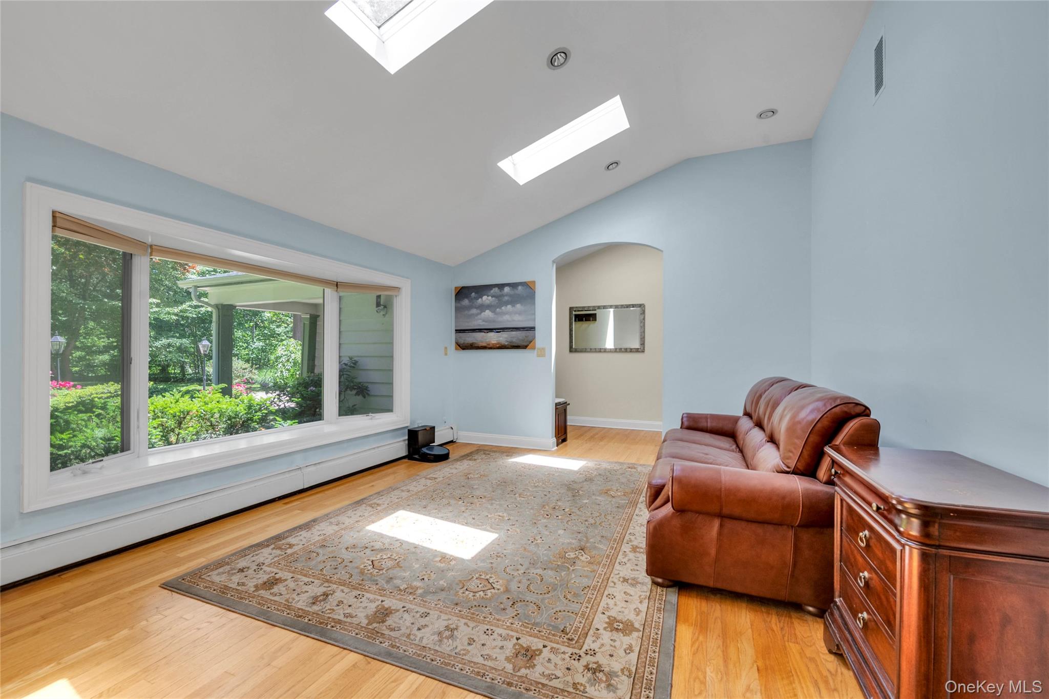 5 Eden Roc Drive