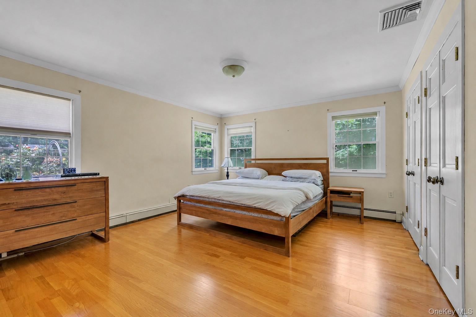 5 Eden Roc Drive