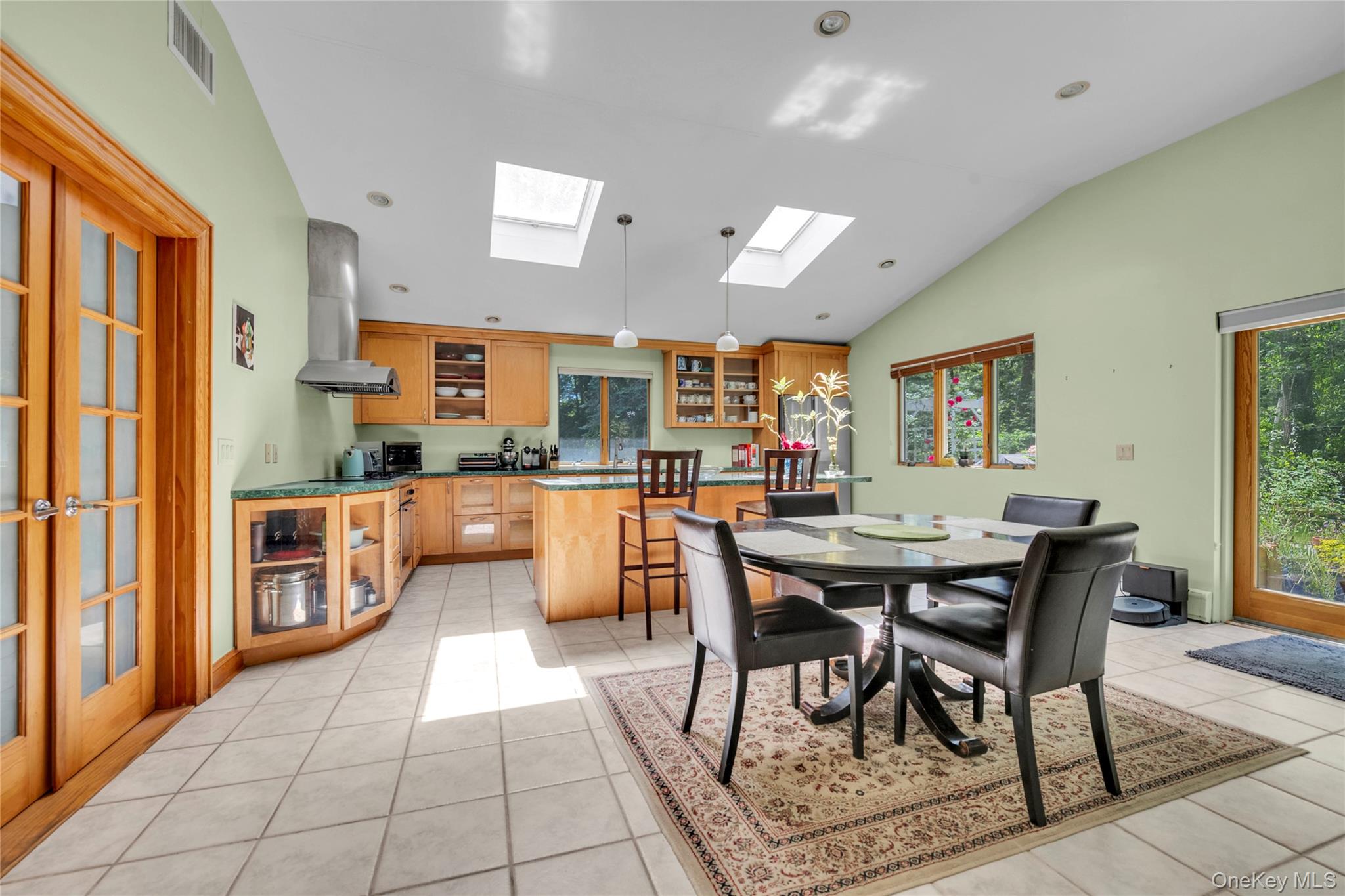 5 Eden Roc Drive