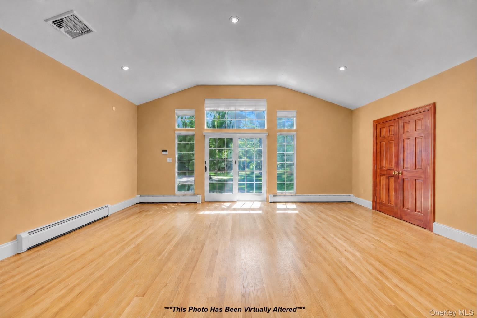 5 Eden Roc Drive